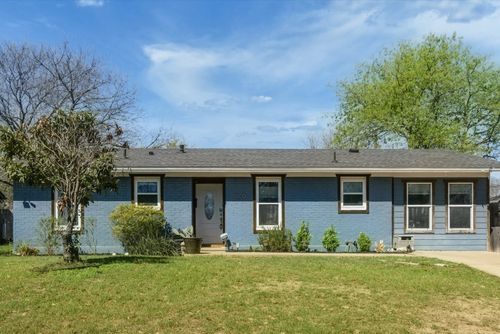 8800 Redfield Ln, Austin, TX, 78758-7212 | Card Image