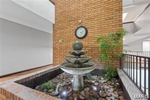 unit-l6-950 E Rue De La Banque, Saint Louis, MO, 63141-5167 | Card Image