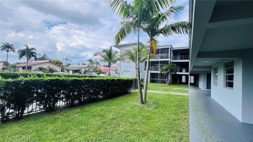 213-1100 Ne 1st Ct, Hallandale Beach, FL, 33009-4457 | Card Image