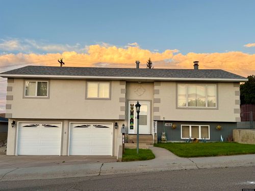 1408 Cottonwood Dr, Rock Springs, WY, 82901-6622 | Card Image