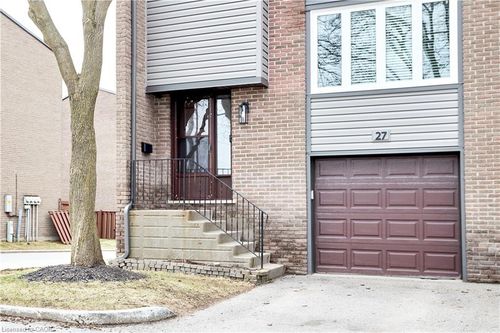 27-46 Cedarwoods Crescent, Kitchener, ON, N2C2L7 | Card Image