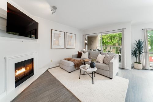 302-985 W 10th Ave, Vancouver, BC, V5Z1L9 | Card Image