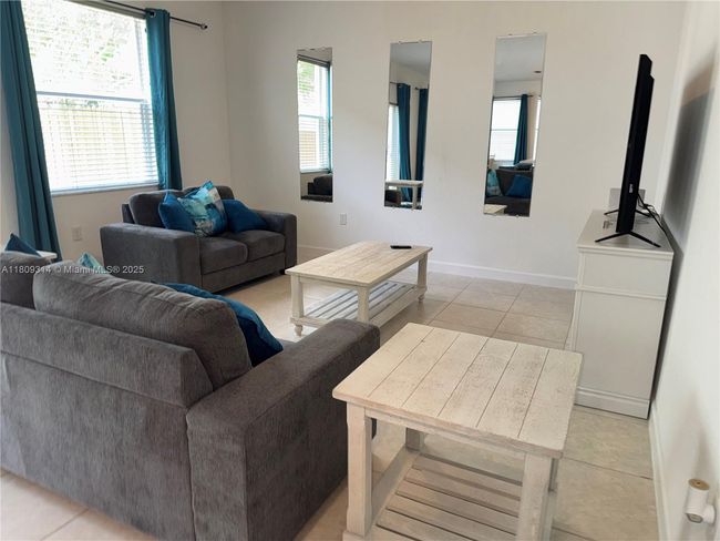 2686 Se 13 Th Ct, House other with 3 bedrooms, 3 bathrooms and null parking in Homestead FL | Image 5