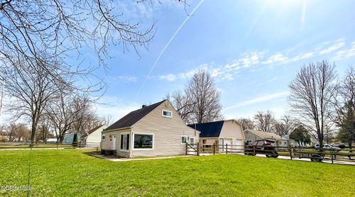 5427 Florita Dr, Toledo, OH, 43615-3615 | Card Image