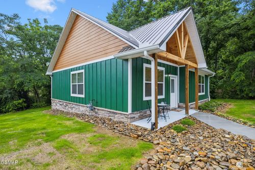 1010 Pinyon Cir, Pigeon Forge, TN, 37863-7178 | Card Image
