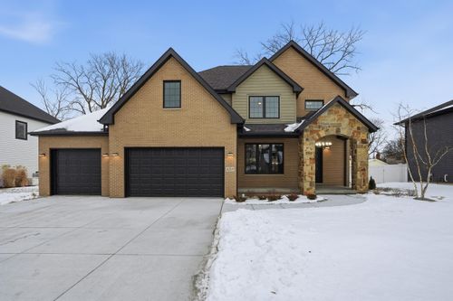 8201 Castle Dr, Munster, IN, 46321-1933 | Card Image