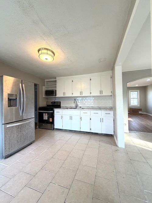 38 N Rebecca St, Glenwood, IL, 60425-1406 | Card Image