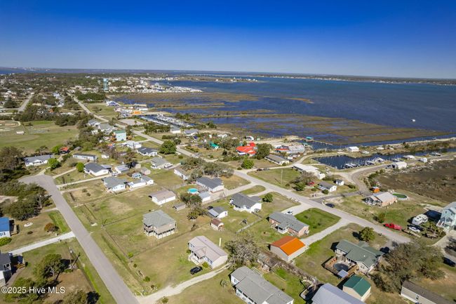 302 Bayview Dr, House other with 3 bedrooms, 2 bathrooms and 1 parking in Harkers Island NC | Image 39