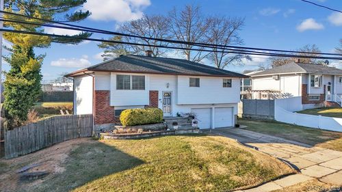 46 Sunburst Dr, Deer Park, NY, 11729-6821 | Card Image