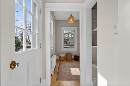 93 Foreside Road, Falmouth, ME, 04105 | Card Image