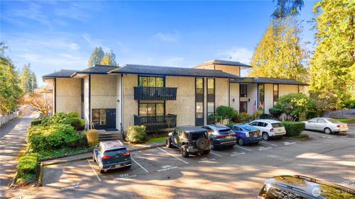 201-19409 56th Ave W, Lynnwood, WA, 98036-5243 | Card Image