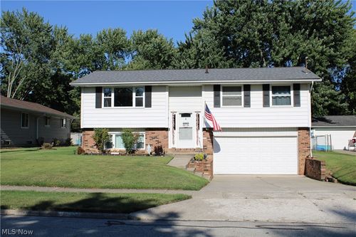 9095 Jefferson Dr, Northfield, OH, 44067-1202 | Card Image