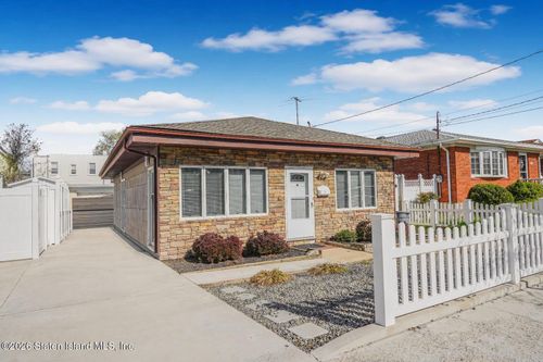 83 Roma Avenue, Staten Island, NY, 10306 | Card Image