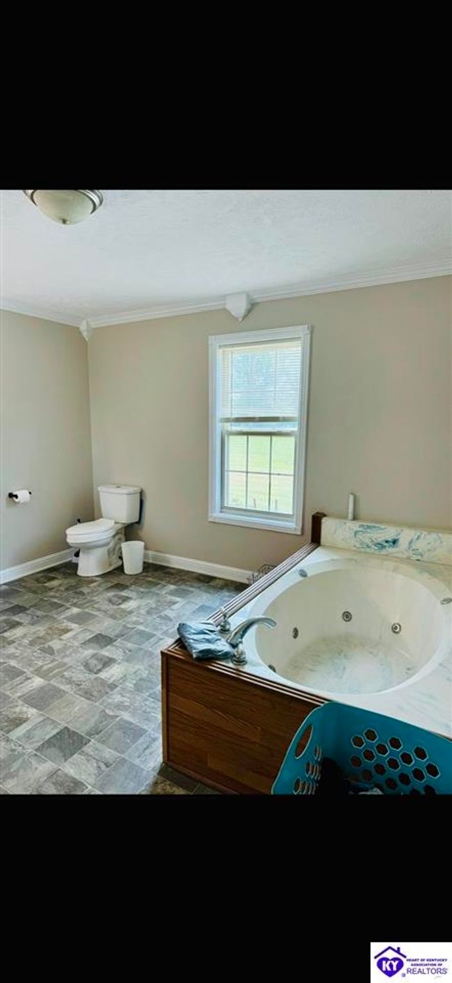 5906 Hudgins Hwy, House other with 6 bedrooms, 2 bathrooms and null parking in Summersville KY | Image 17