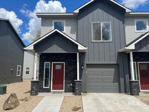 705 E Bates Ave, Parma, ID, 83660-5881 | Card Image