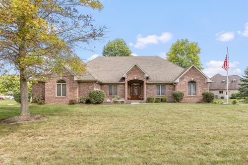 2037 Aspen Dr, Avon, IN, 46123-7627 | Card Image