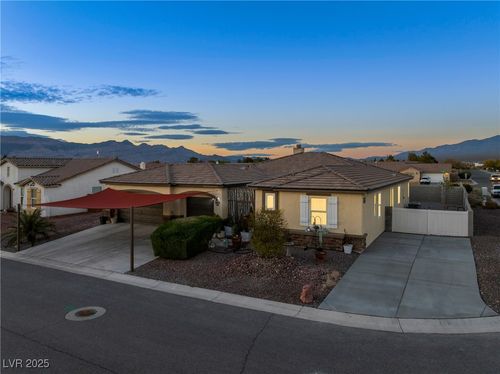 690 Mazelle Ln, Pahrump, NV, 89060-2691 | Card Image