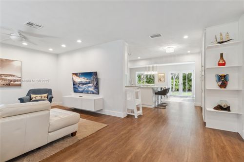 16941 Sw 88th Ave, Palmetto Bay, FL, 33157-4564 | Card Image