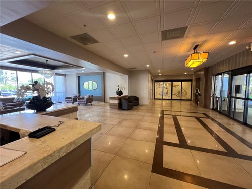 529-3731 N Country Club Dr, Aventura, FL, 33180-1733 | Card Image