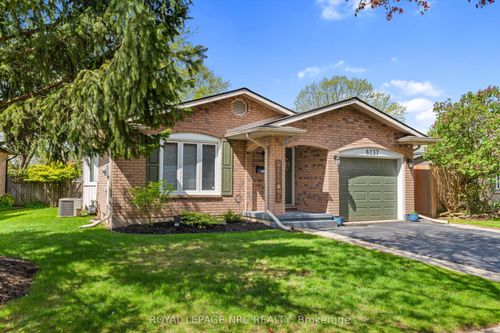 6237 Delta Dr, Niagara Falls, ON, L2H2H5 | Card Image