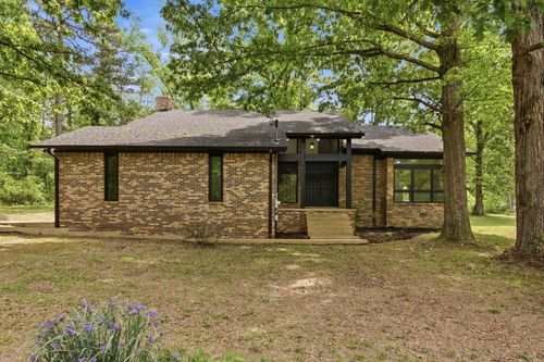 102 Parkwood Ln, Hohenwald, TN, 38462-1112 | Card Image