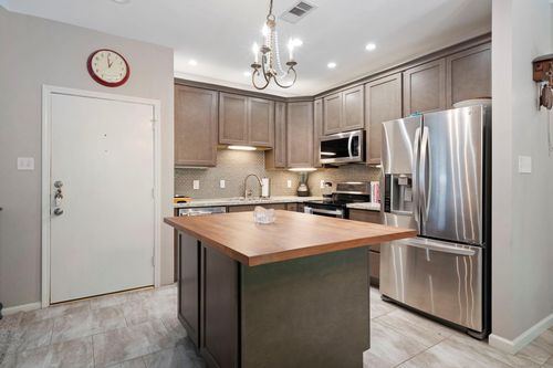 apt-282-2100 Tanglewilde St, Houston, TX, 77063-1212 | Card Image
