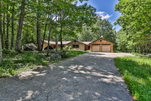 80 Guys Ln, Weare, NH, 03281-5513 | Card Image