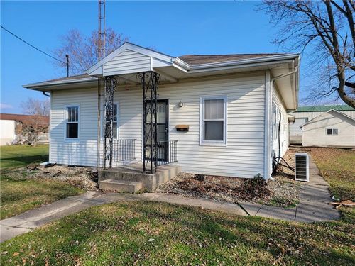 209 N Cedar St, Stewardson, IL, 62463-1037 | Card Image