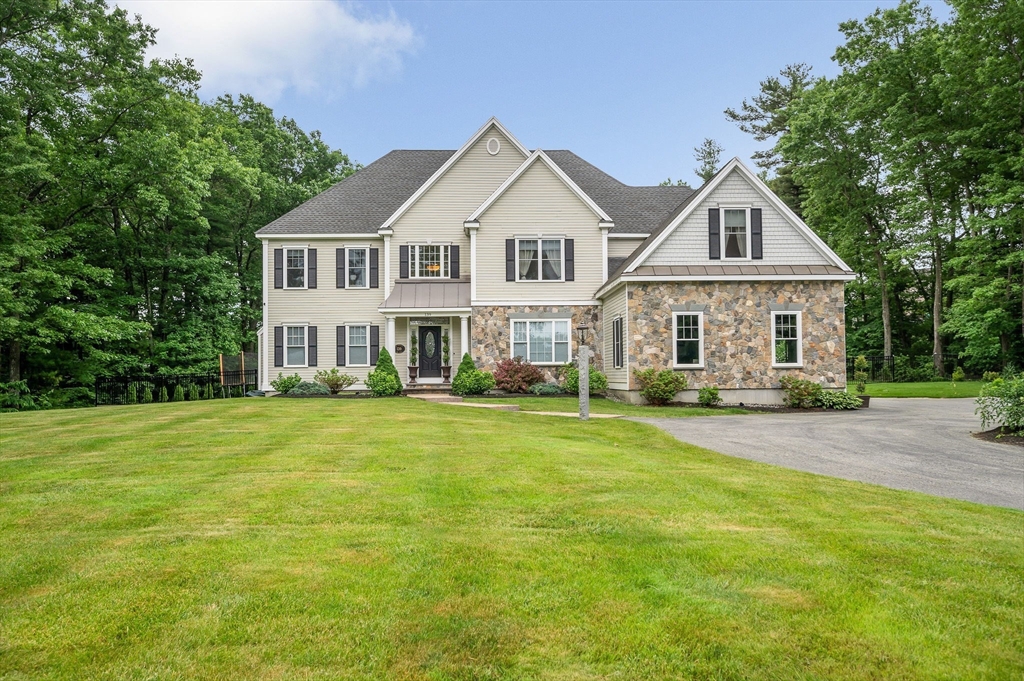 Oak Trl, Bolton, MA 01740