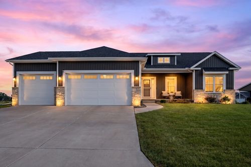 493 Mason Dr, Riverdale, IA, 52722-3560 | Card Image