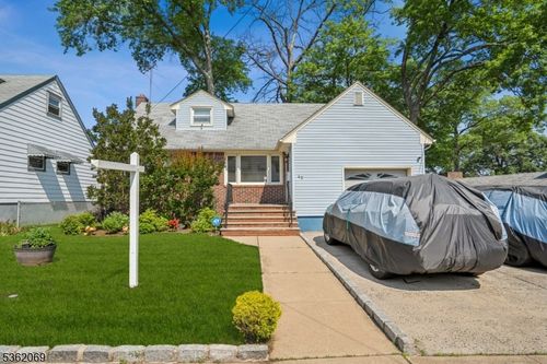 42 Mildred Ter, Vauxhall, NJ, 07088-1214 | Card Image
