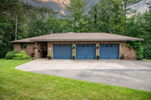 W828 Evergreen Ct, Spring Valley, WI, 54767-8801 | Card Image