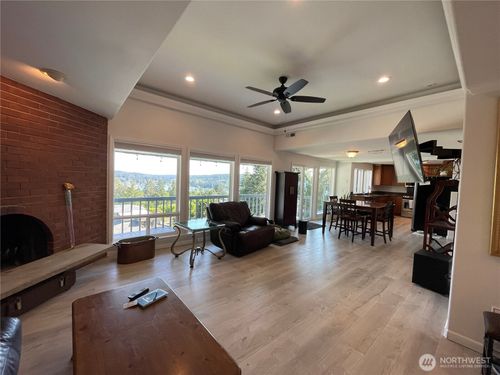 303-7400 Stinson Ave, Gig Harbor, WA, 98335-1180 | Card Image
