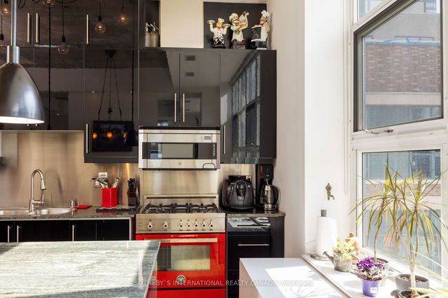1 - 155 Dalhousie St, Condo with 2 bedrooms, 3 bathrooms and 2 parking in Toronto ON | Image 10
