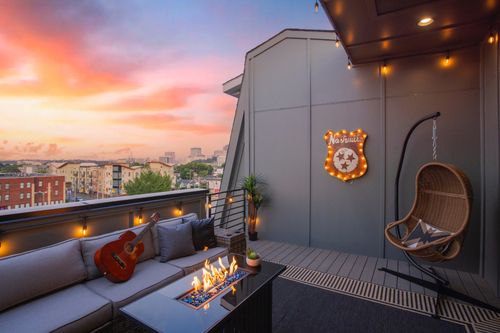 1015 Rev Dr Enoch Jones Blvd, Nashville, TN, 37208-2519 | Card Image