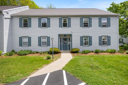 6 Twin Oaks Ter, South Burlington, VT, 05403-7120 | Card Image