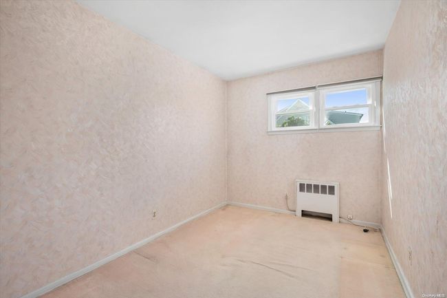 97 Lockwood Ave, House other with 3 bedrooms, 2 bathrooms and null parking in Farmingdale NY | Image 8