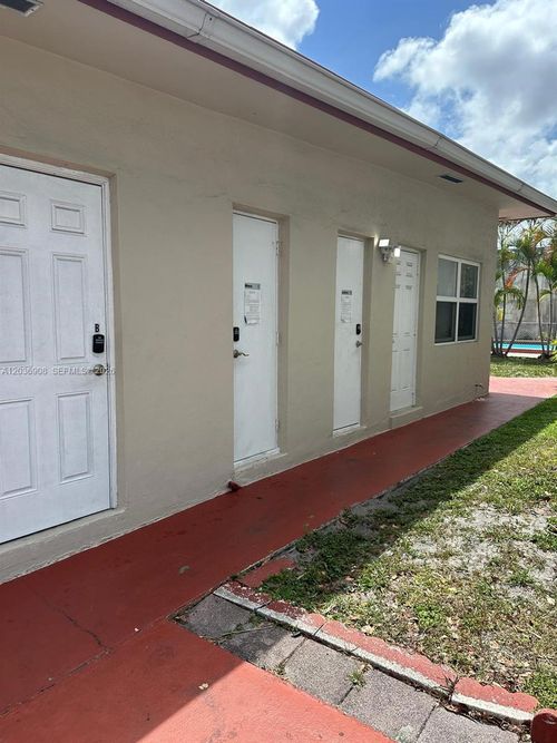 47a-2916 Funston St, Hollywood, FL, 33020-5665 | Card Image