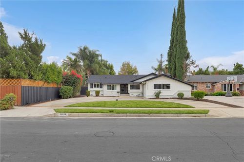 16938 Knapp St, Northridge, CA, 91343-3517 | Card Image