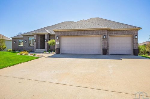6816 Cypress Point, Sioux City, IA, 51106 | Card Image