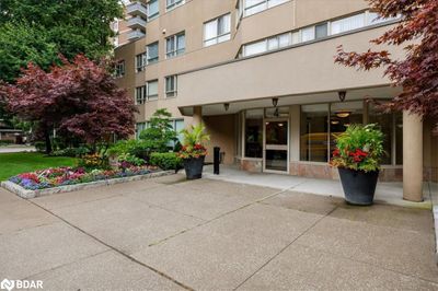 410 - 4 Park Vista, Home with 2 bedrooms, 2 bathrooms and 1 parking in East York ON | Image 2