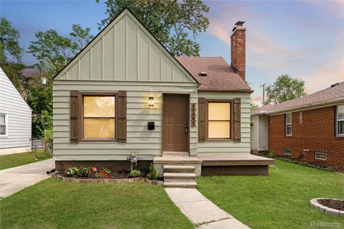 20301 Kenosha St, Harper Woods, MI, 48225-2245 | Card Image
