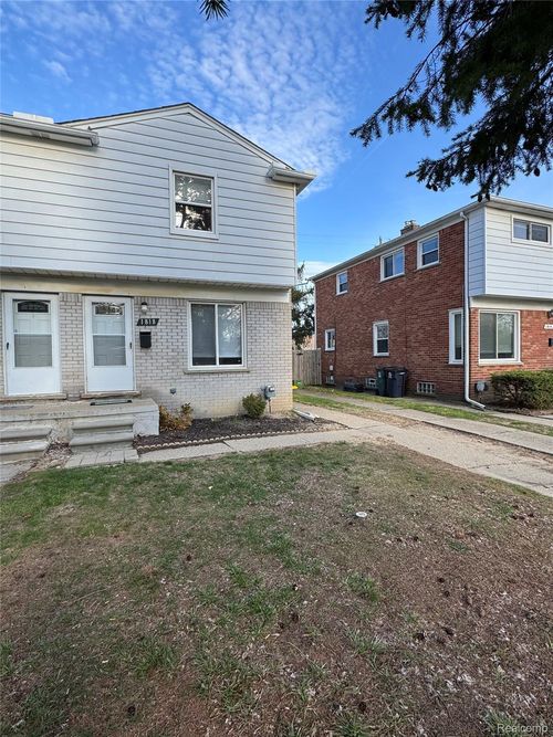 1818 N Center St, Royal Oak, MI, 48073-4157 | Card Image