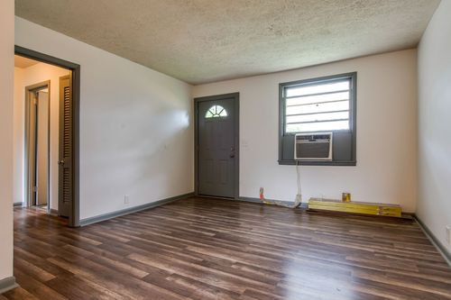 1733 17th Ave N, Nashville, TN, 37208-2048 | Card Image