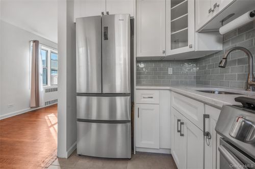 apt-4k-81 35th Ave, Jackson Heights, NY, 11372-5003 | Card Image
