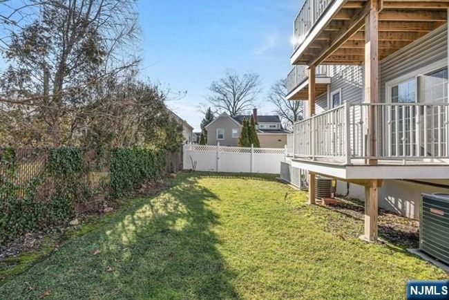 474 Walnut St, Home with 3 bedrooms, 3 bathrooms and null parking in Ridgefield NJ | Image 34