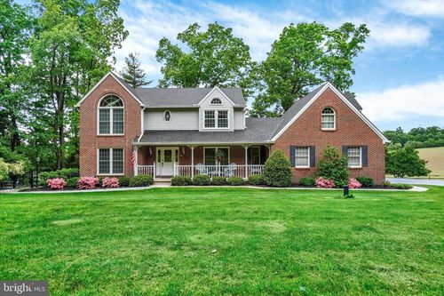 13228 Frank Rd, New Freedom, PA, 17349-9135 | Card Image