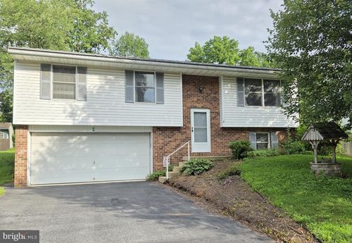 4 Homestead Dr, Denver, PA, 17517-9172 | Card Image