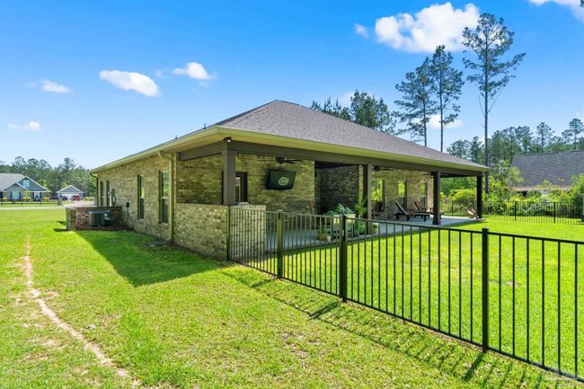 9241 Sage Forest Ln, House other with 3 bedrooms, 3 bathrooms and 2 parking in Pace FL | Image 39