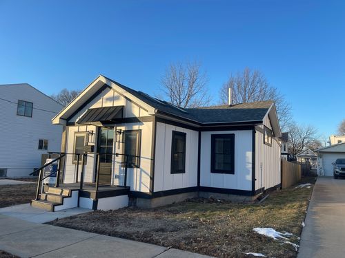 607 W Olive St, Bloomington, IL, 61701-5052 | Card Image